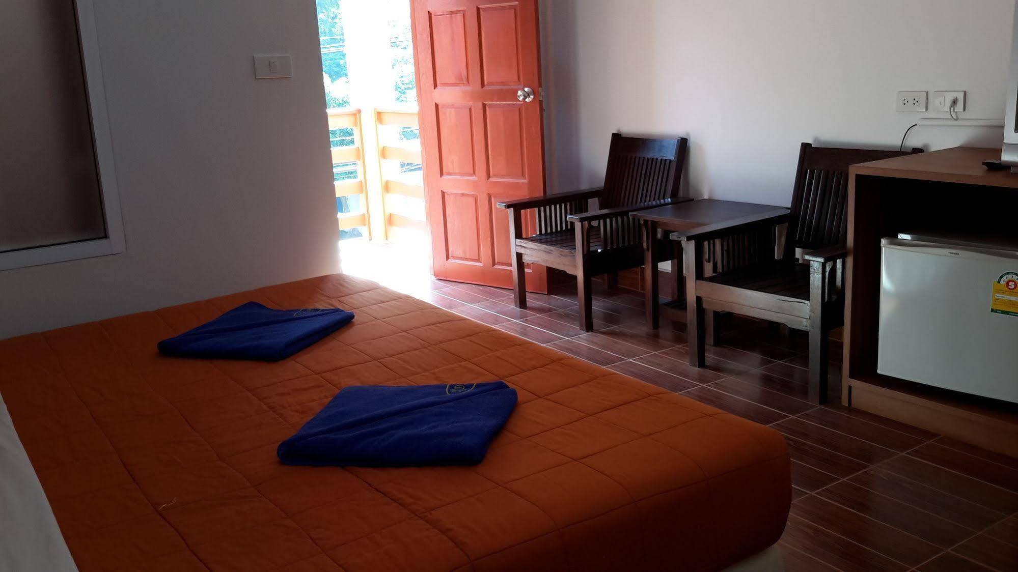 N.D.Hotel Ko Lanta エクステリア 写真